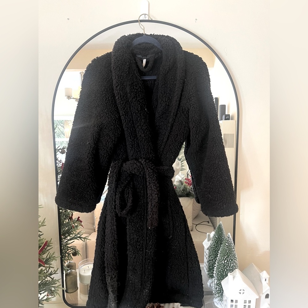 POTTERYBARN Plush Super Soft Black Robe